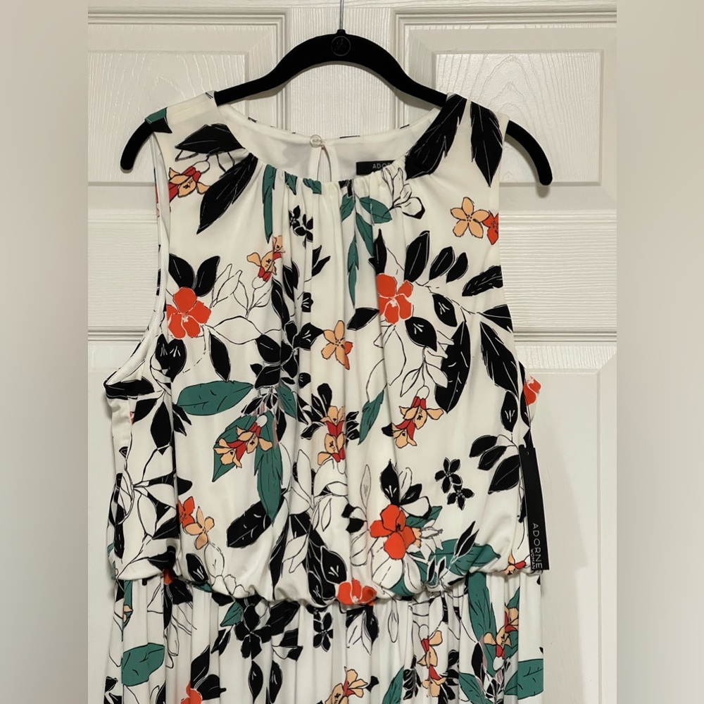 Floral Midi Dress in Black and White - Picture 5 of 15